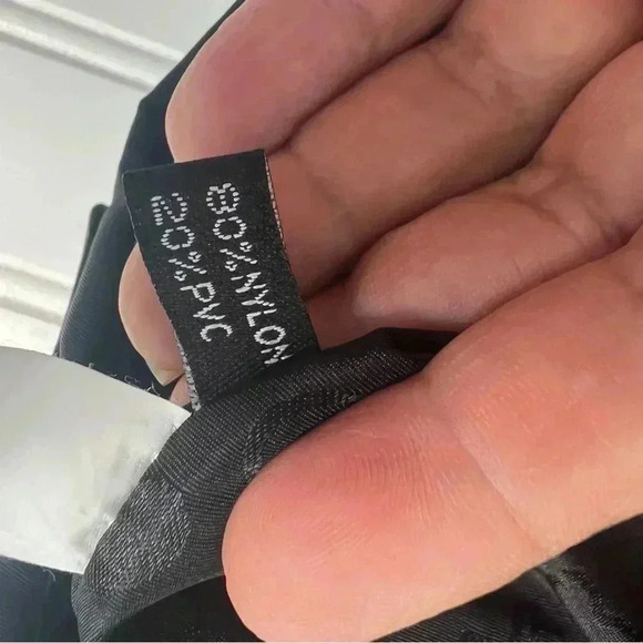 Marc By Marc Jacobs  Preppy Black Nylon Hobo Crossbody Handbag Gold Hardware‎ - Picture 10 of 16